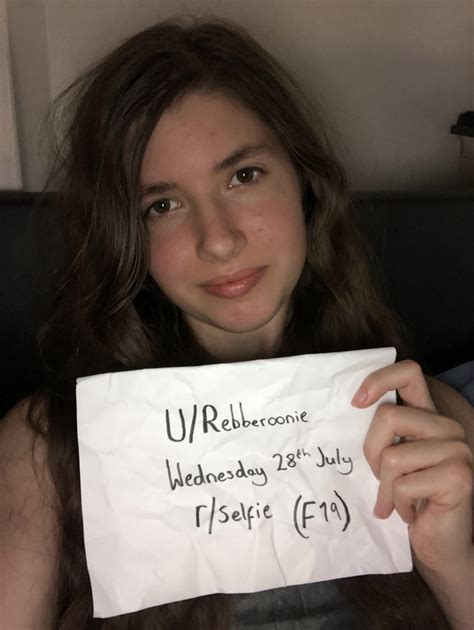 Verification pic (F19) : r/selfie