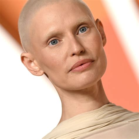 Bianca Balti, dopo la mastectomia preventiva, la ricostruzione del seno