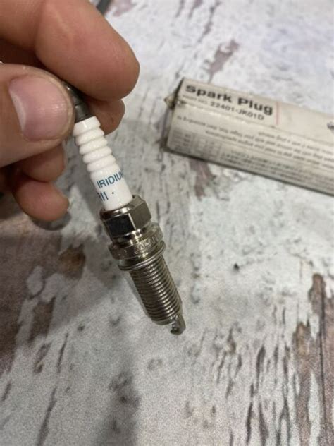Nissan Infiniti OEM Spark Plug 22401-jk01d DENSO Fxe24hr11 for sale ...