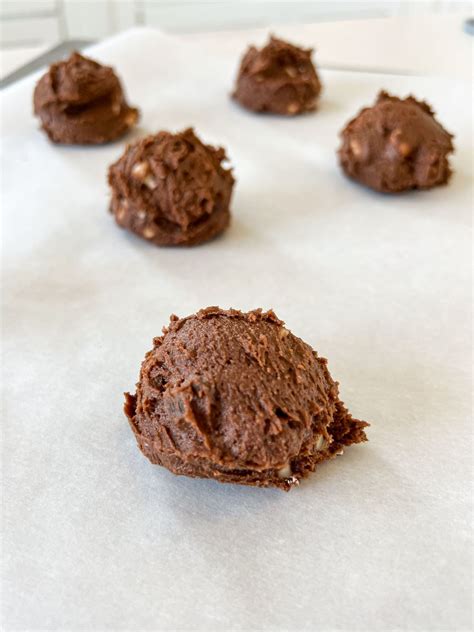 The BEST! Chocolate Cookies with White Chocolate Chips