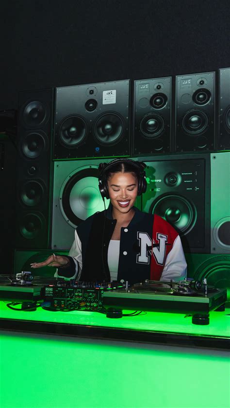 Mulan Hernandez (@mulanhernandez) • Instagram photos and videos