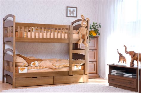Двухэтажные кровати для ребенка