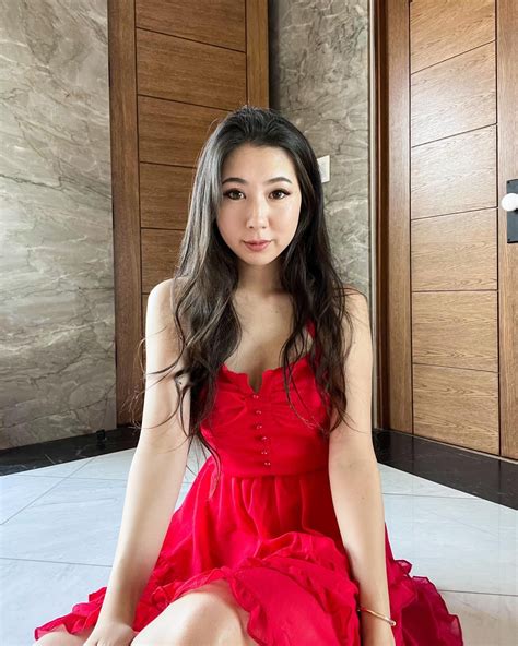 Yvonnie 👑👍 : r/OfflinetvGirls