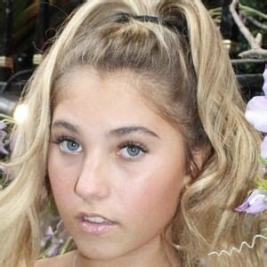 Rosie McClelland - Age, Family, Bio | Famous Birthdays