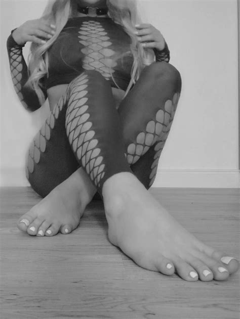 So much to choose from : r/Rate_my_feet