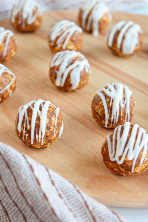 Pumpkin Protein Balls (No Bake Energy Bites) - The Balanced Nutritionist