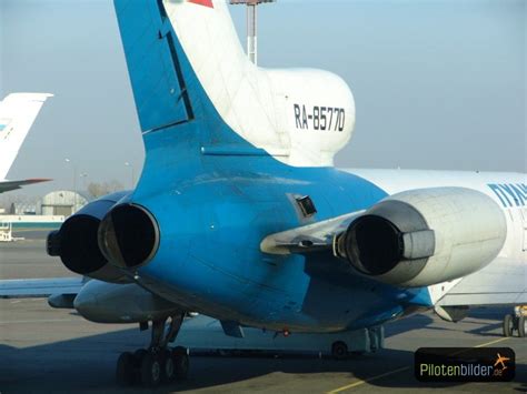 Pilotenbilder.de: Bilder » TU-154 Engines