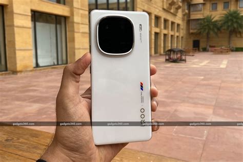 iQoo 12 First Impressions: Mature Design Meets Flagship Specs - tech world