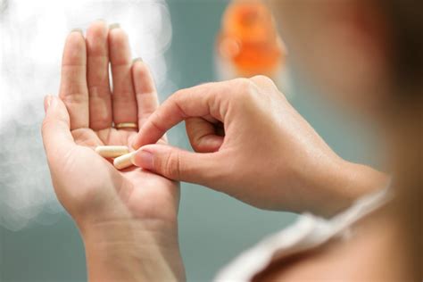 Почему трескается кожа на руках | блог Expert Clinics