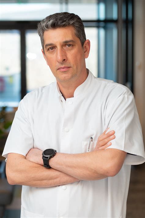 dr gabriel lazar spitalul medicover cluj robotul da vinci ajuta