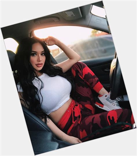 Ashley Vee | Official Site for Woman Crush Wednesday #WCW