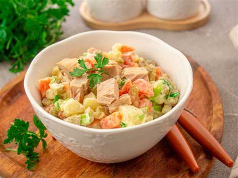 Салат Оливье с тунцом (постный) — рецепт с фото пошагово