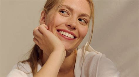 Слънцезащитни продукти – NIVEA SUN