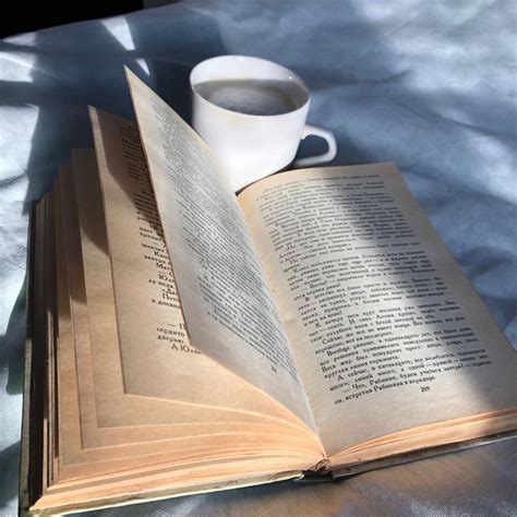 Эстетика книг - Утро с книгой и кофе