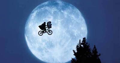 File:ET Moon.jpg - Wikipedia