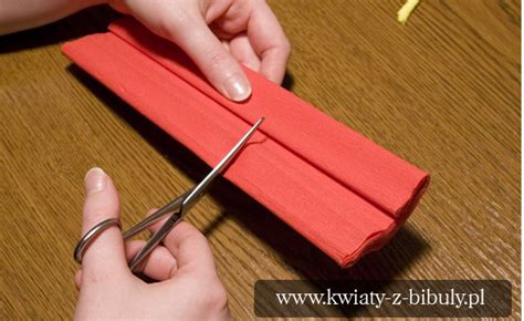 Ну очень красивый цветок из гофрированной бумаги!