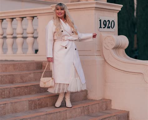 How to Effortlessly Style a Winter White Outfit - Lizzie in Lace