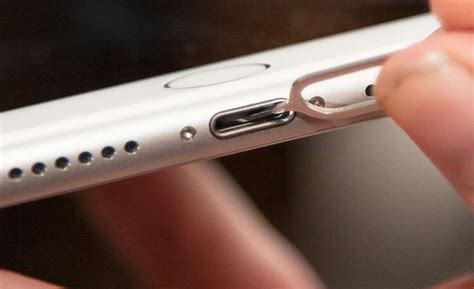 Не працює Lightning роз'єм на iPhone: що робити?