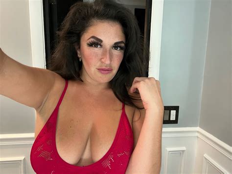 Naomi on Twitter: "New website is up! https://t.co/luMSB5BMui https://t ...