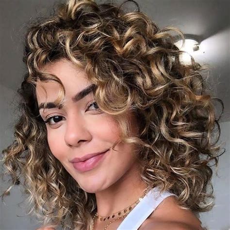 Cabelo Médio Ondulado Natural - 60 cortes para cabelo ondulado medio que valorizam suas ondas