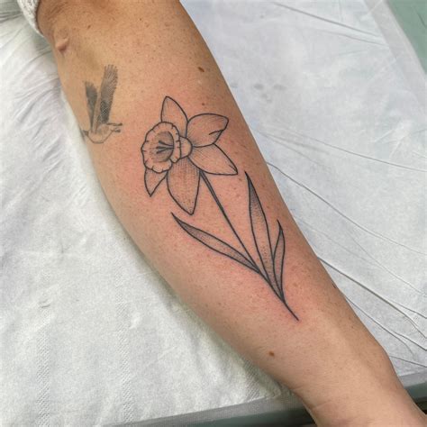 tattoo of daffodil flower 5