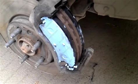 Замена передних тормозных колодок Chevrolet Cruze J300