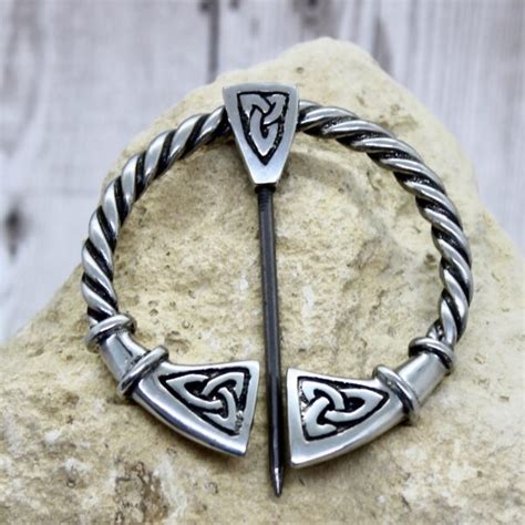 Large Celtic Cloak pin or Penannular Brooch - Eyres Jewellery | British ...