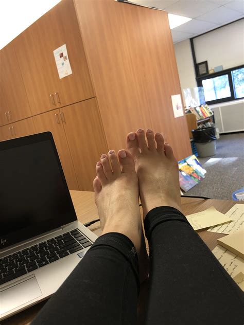 Teacher appreciation week! I need my feet rubbed 😩 | Scrolller