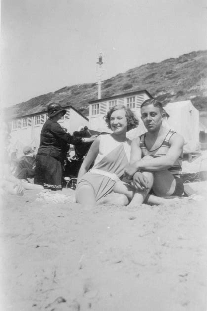 UK Photo And Film Archive | At The Seaside 1930s