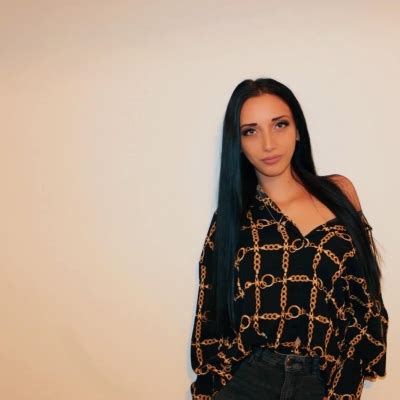 Диана Аладжова - професионална визитка
