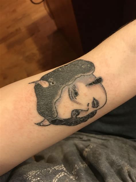am i having an allergic reaction to my new tattoo?? : r/tattoo