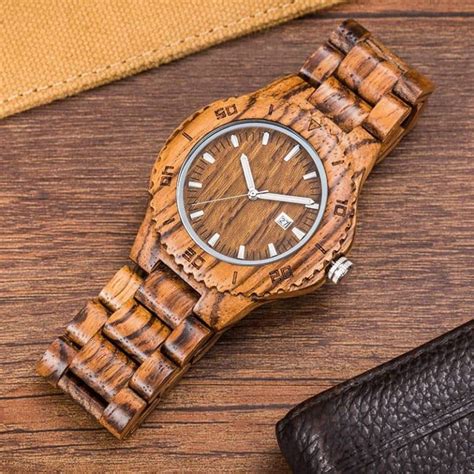 custom wooden watches elegance sustainability artistry romlicen