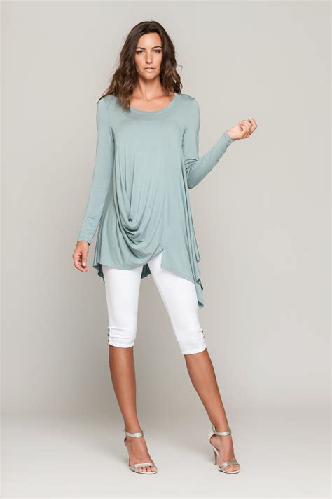5 Stylish and Comfortable Shoes to Wear with Capri Leggings - GIRLSTHETIC