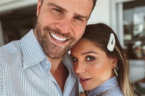 Flávia Viana E Marcelo Terminaram - Flávia Viana e Marcelo Zangrandi reproduzem foto de gestação e ...