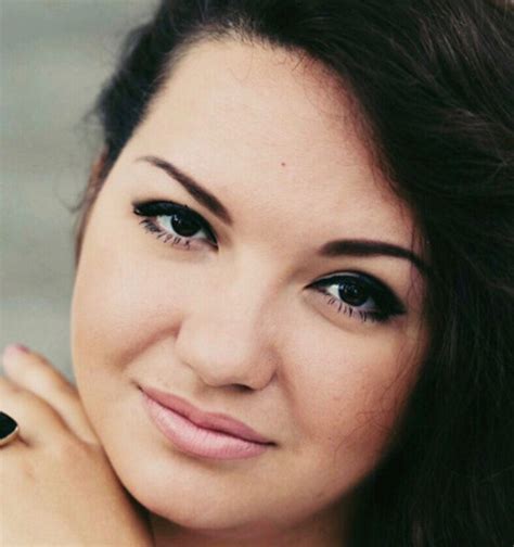 Yulia Mennibaeva - Cademi