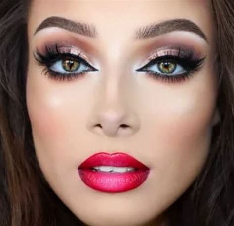 11 Beautiful Eye Makeup Ideas to Make You Look Attractive | Christmas ...