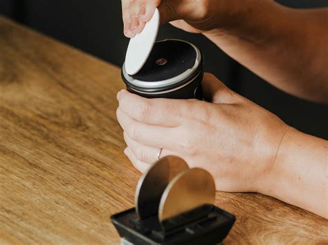 The Rolling Knife Sharpener brings new life to dull knives