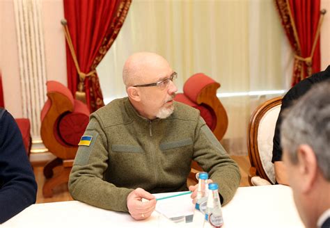 Over 66,200 Ukrainian men have returned from abroad to fight, says ...