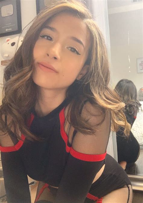 You WON'T Believe Pokimane's Nude Lip Secret (Winky Lux!) - z5m8ep9