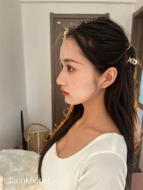 最新流出百万粉丝网红职业汉服模特 焕儿 - gc2048.com-2 Porno Foto - EPORNER