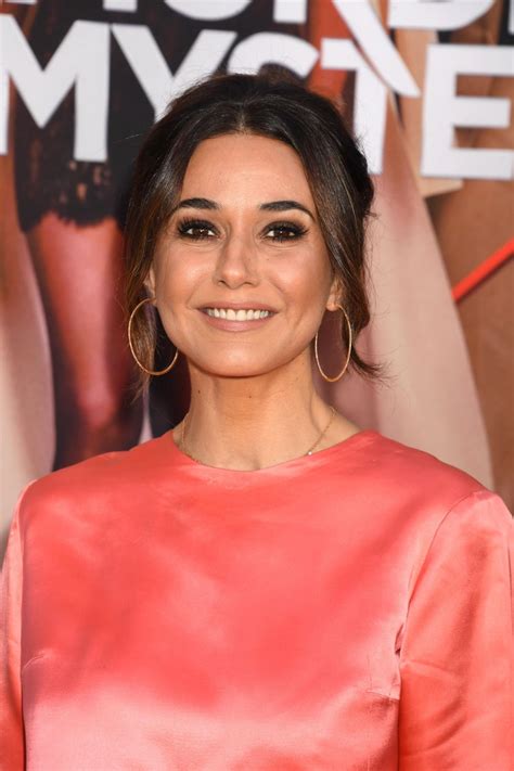 emmanuelle chriqui murder mystery  premiere  los angeles