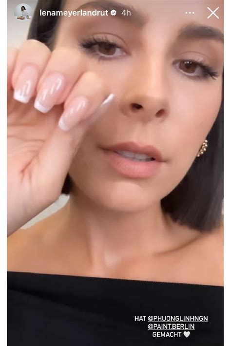 Lena Meyer-Landrut mit French Nails: Dank dieser Nagelform verpasst die