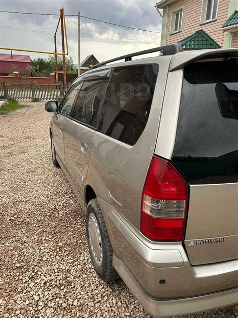 Mitsubishi Chariot Grandis 2001 Manual 3