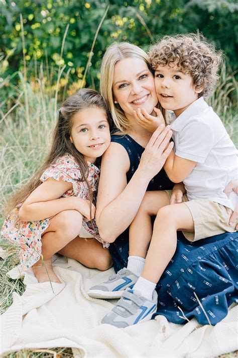 Special Mom with kids family pictures - kristendyer.com