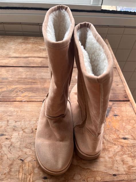 Bota Com Pelinhos Dentro - Bota com Pelinhos por Dentro Bege Tam 35 | Calçado Infantil para ...