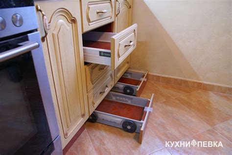Выдвижные ящики в цоколе кухни in 2024 | Home, Home decor, Storage