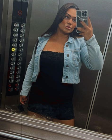 Longe dos holofotes, Mulher Melancia completa 36 anos e ganha homenagem