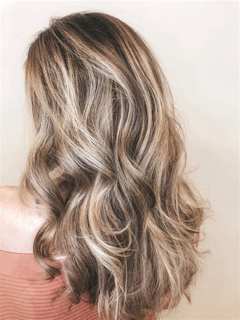 New purple shampoos will help your white color hairstyle 1