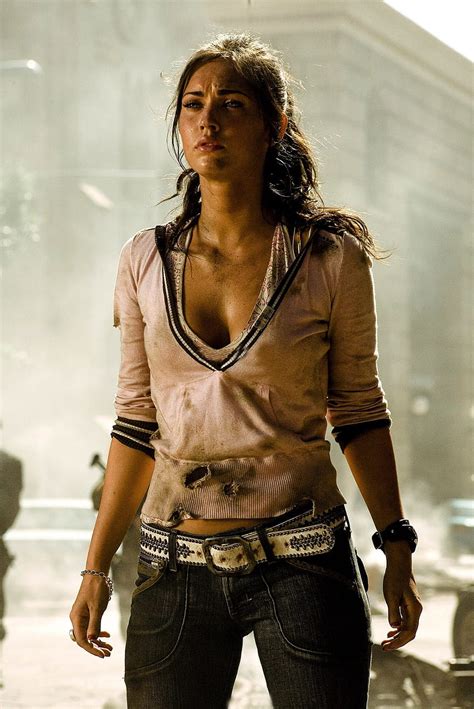 moto des transformateurs megan fox megan fox leaning  motorbike