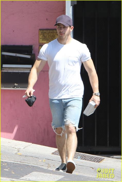 Photo: nick jonas shows off his bulging biceps after the gym 04 | Photo ...